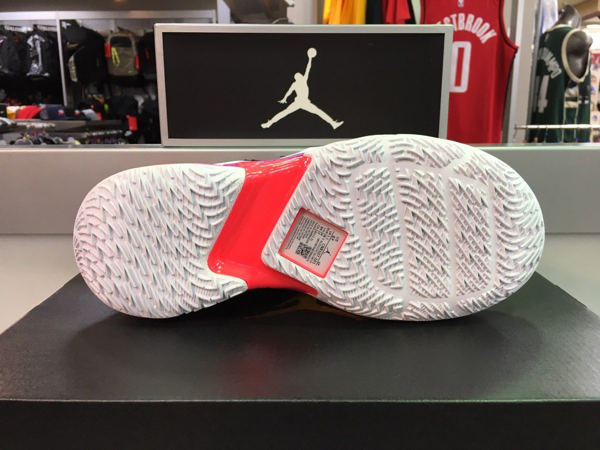 gallery2basket's tweet photo. 【7/2(木)発売】JORDAN WHY NOT ZER0.3 SE GS(CN8107-101)
https://t.co/hnBlYqMPeT
#gallery2 #ギャラリー2 #ギャラ2 #jordan #whynotzer03 #jordanwhynotzer03 #whynotzero3 #jordanwhynotzero3 #jordanwhynot #westbrook #jordanwhynotzero3se #whynotzero3se #whynot #ジョーダン #ミニバス https://t.co/TArVPLaf7n
