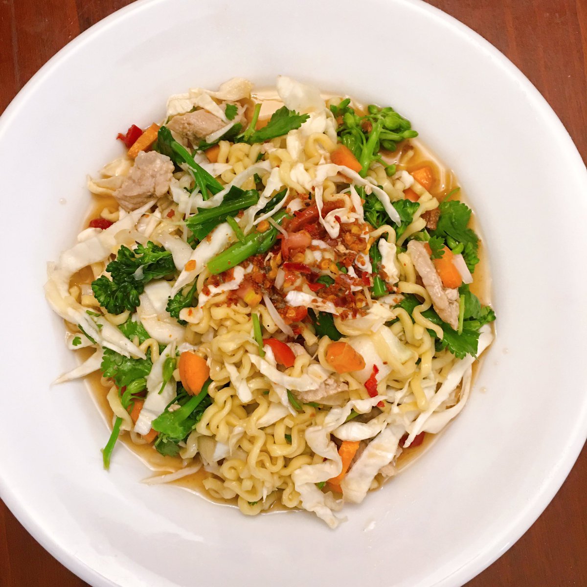 MyOrganicStuff's tweet photo. น้ำยำแบบคลีนๆ
- ยำมาม่าใส่หมู
- ยำหมี่ใส่เห็ด เจ (ปราศจากกลูเต็น+เจ)

น้ำยำปรุงด้วยด้วยเกลือหิมาลัย
ซอสถัวเหลืองออร์แกนิก
น้ำมะนาวสด
น้ำผึ้งป่า

ออร์แกนิกทุกอย่าง ยกเว้นหมูกับมาม่า 55+
#ทำเองกินเอง #กินเก่ง #wongnai
#รีวิวของกิน #คลีนบ้างไม่คลีนะบ้าง
#ออร์แกนิก  #อร่อยใหม่ไม่อ้วน https://t.co/NQssxVdISg