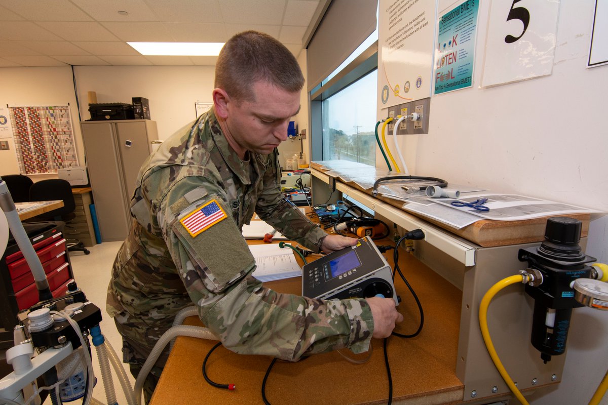 medcoe's tweet photo. Are you good with electronics and like technology? Consider a career in the @USArmy as Biomedical Equipment Specialist #68A. You'll be responsible for servicing and maintaining all medical equipment. Visit https://t.co/SAakCEWYTu #JoinUs
#ArmyHiringDays @TRADOC @usarec @metc_mil https://t.co/77giIwz6c5