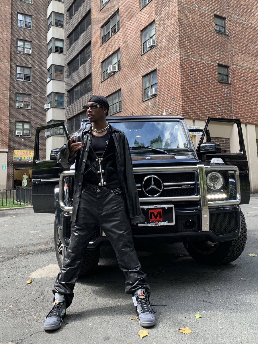 bloody_osiris's tweet photo. Niggas Look Mad ! You Pose’ 2 Be Happy I’m Free https://t.co/vr6WMtsX25