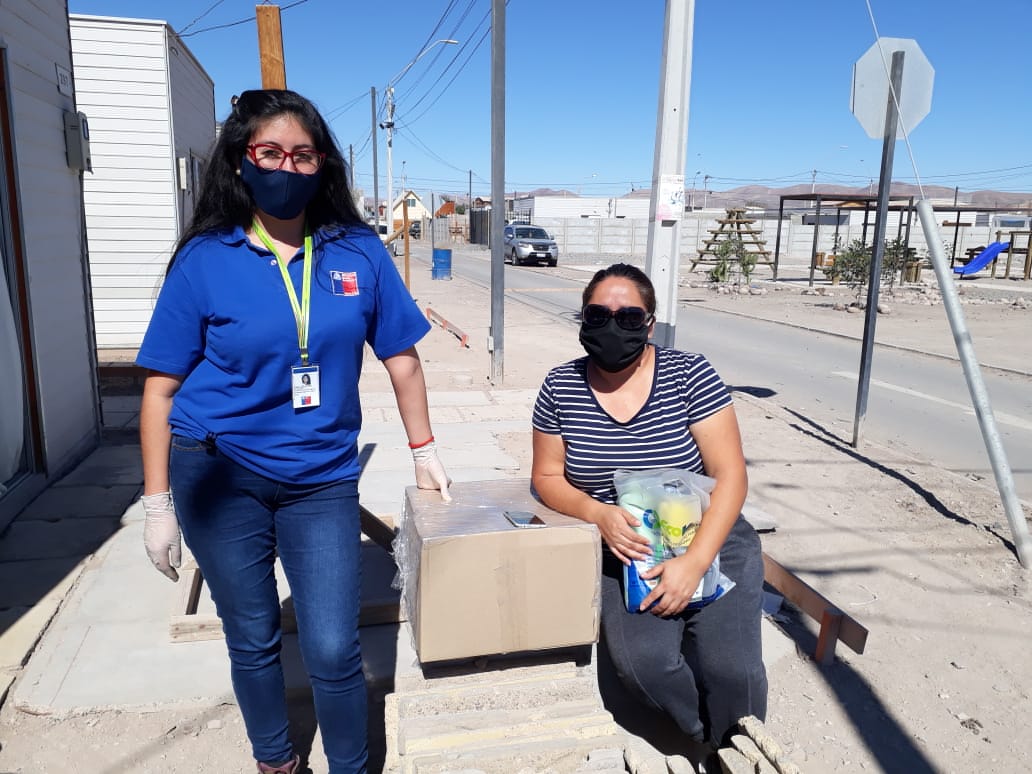 moyrartamborino's tweet photo. La colaboración público-privada ha sido muy importante para apoyar sectores en esta pandemia. Agradecemos a @Recynor por el  apoyo conjunto a los recicladores de base de Alto Hospicio y Pozo Almonte.  
#CuidemonosEntreTodos https://t.co/NsFMPDDSlI