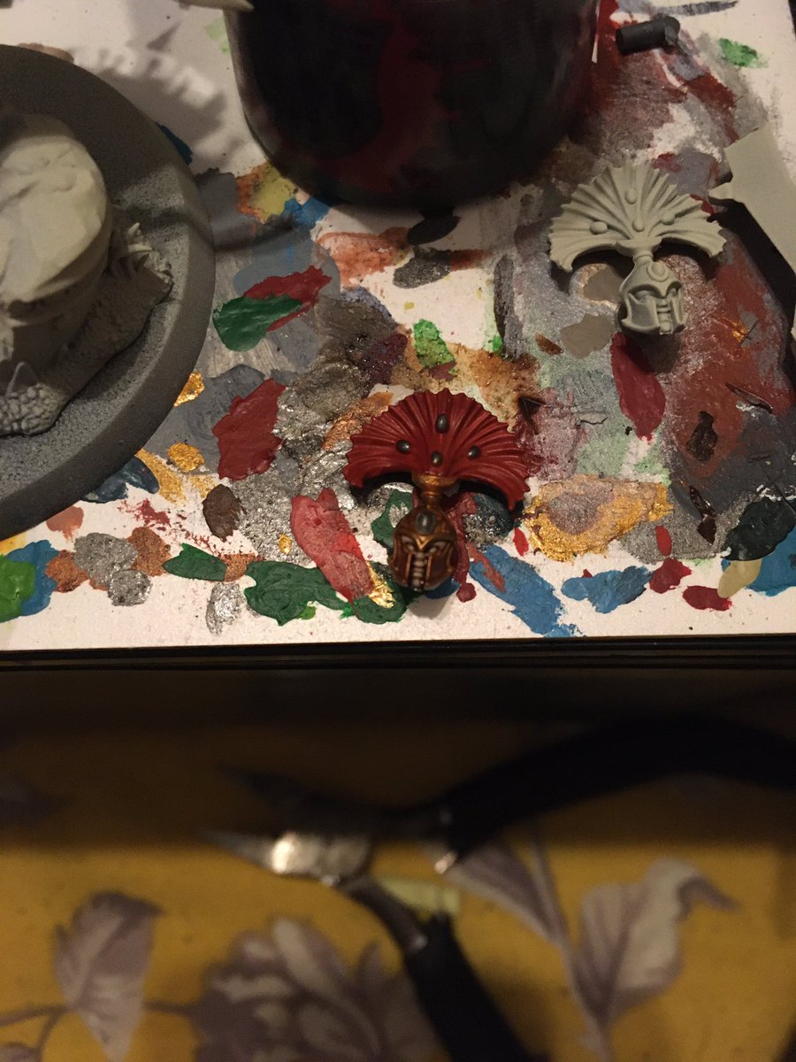 AosjamieB's tweet photo. Having a go with some test shields and extra parts . #warhammer https://t.co/VP3OBclTdZ