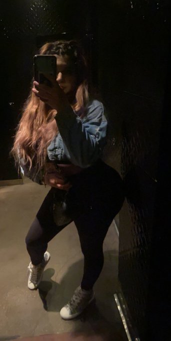 Short girl Alice ? https://t.co/cuk70P5vSX