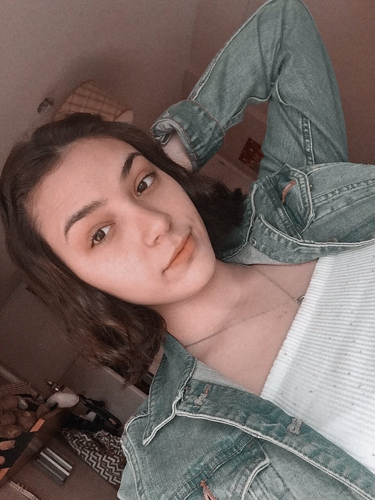 otbxgoiden's tweet photo. soy Orianna con NN #selfieforlua https://t.co/im7rpirQ7d