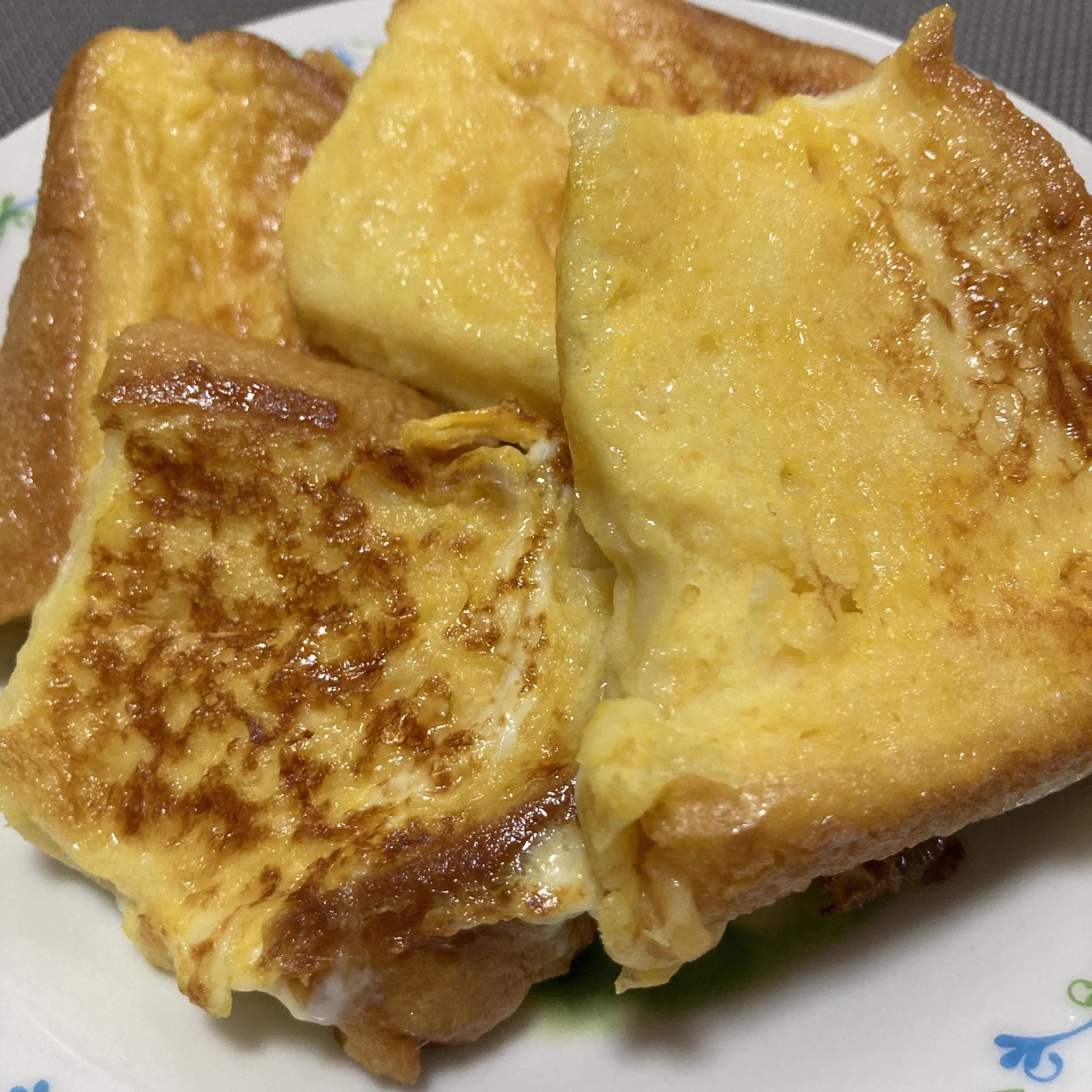 この作り方でやったら本当にソッコーしみっしみのフレンチトーストになった！
美味しいです😭😭(なおダイエット)  
