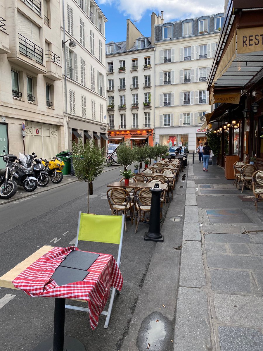 Benioff's tweet photo. If France can do this why can’t California?  Vive La France. ❤️🇫🇷
1. No virus.
2. Masks required inside.
3. Parking spaces turned into outdoor venues for busines. https://t.co/G1VSLQ0RRD