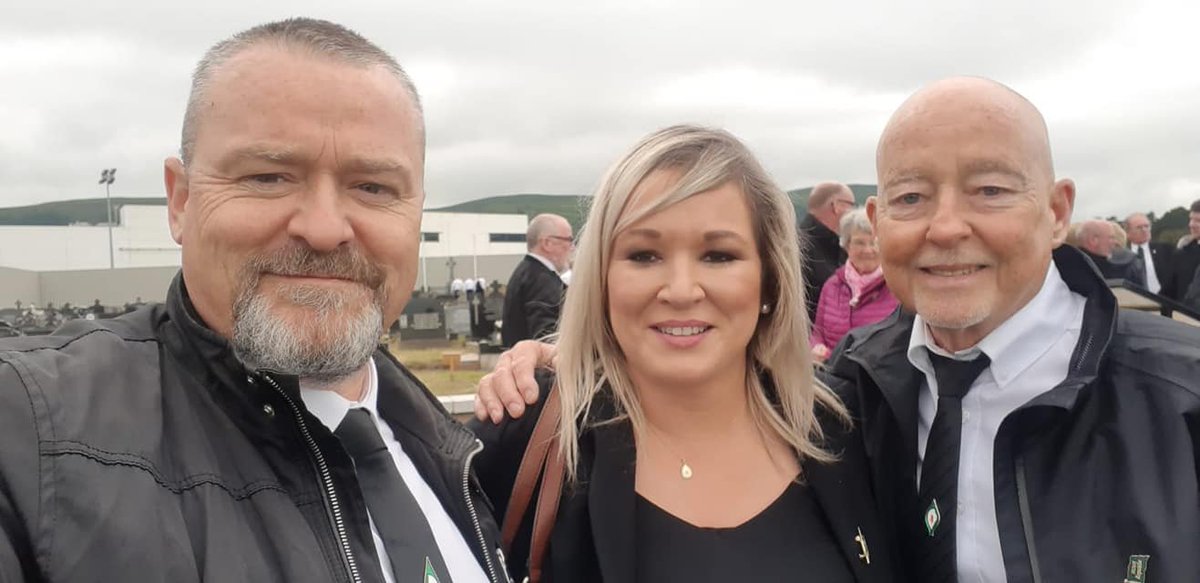 This image of Michelle O'Neill today (posted by Lucan SF) is breathtaking in its smiling disregard for what she tells us to do to save lives. Yesterday she said mourners "should observe the public health advice". How is this any different to Dominic Cummings' eyesight expedition?