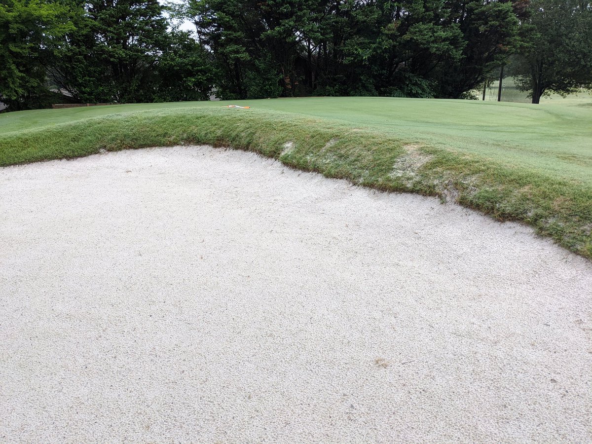 Amazing the condition of the 2 <a href="/CapConGolf/">Capcongolf</a> practice bunkers compared to the bunkers out on the course.  No fixing washouts, just a rake and never could tell we got hammered with rain last night.  <a href="/hardin_kirk/">Kirk C Hardin</a> @EwingIrrigation