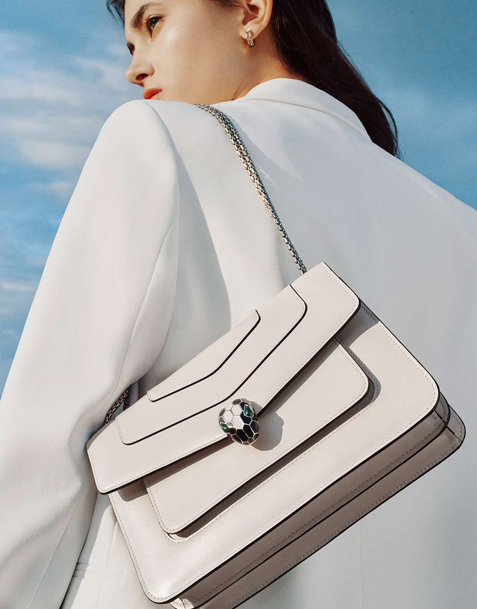gsbazzi's tweet photo. Find your summer style with @bulgari https://t.co/PILmkOhhvk 
#Bvlgari #Summer #GrupoBazzi #BlueMallSD #JoyeriaIntercontinental #luxurybrands #luxuryaccessories #jewelry https://t.co/dFMBqVisMt