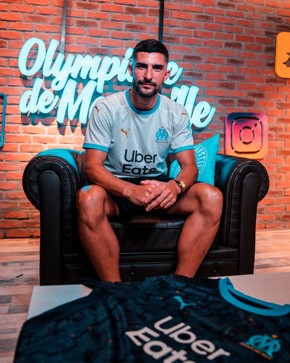 AlvaroGonzalez_'s tweet photo. 🇫🇷 Bonne nuit à tous! Aujourd'hui était une belle journée, dès le premier jour ici, je savais que Marseille était ma place. Merci beaucoup à tous ceux qui me font confiance, j'espère que je pourrai partager autant d'amour.
TOUJOURS @OM_Officiel 💯💙 #StrongFastReal https://t.co/liUMQyEfH5