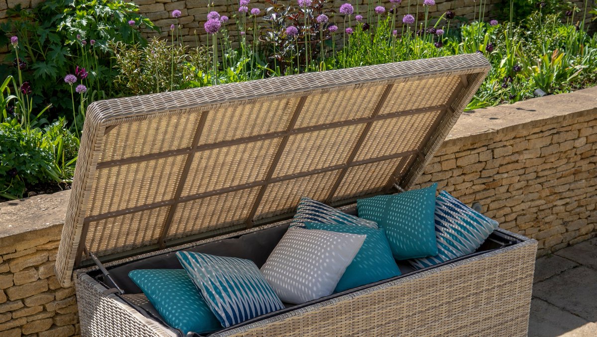 Our cushion boxes are a stylish yet handy hideaway for all manner of garden items. Toys, outdoor games, cushions - what could you keep in yours?  

bit.ly/cushionbox

#bramblecrest #stylishstorage #declutter #storagesolution #exteriordesign #outdoorfurniture #gardencushions