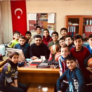 cihat025's tweet photo. Sevgiyle kalın kıymetli sınıf öğretmenlerimiz. Emanetiniz emanetimizdir.  #BesyoKenetleniyor https://t.co/JxnKDAM01u