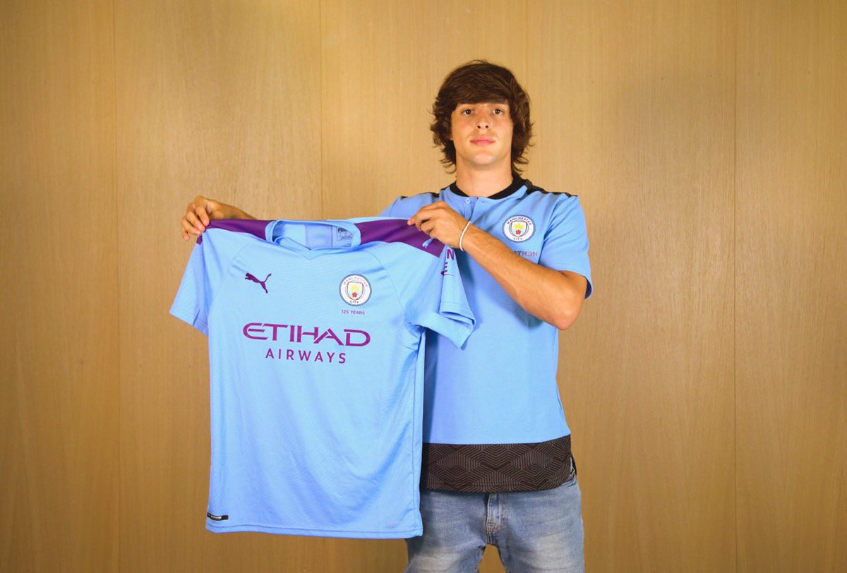 albert_roge's tweet photo. ⚠️🔵🔴 El Manchester City paga 10M a la Juventus por Pablo Moreno. El delantero formado en la Masia firma hasta 2024 #fcblive https://t.co/dv4Eb7IUOX