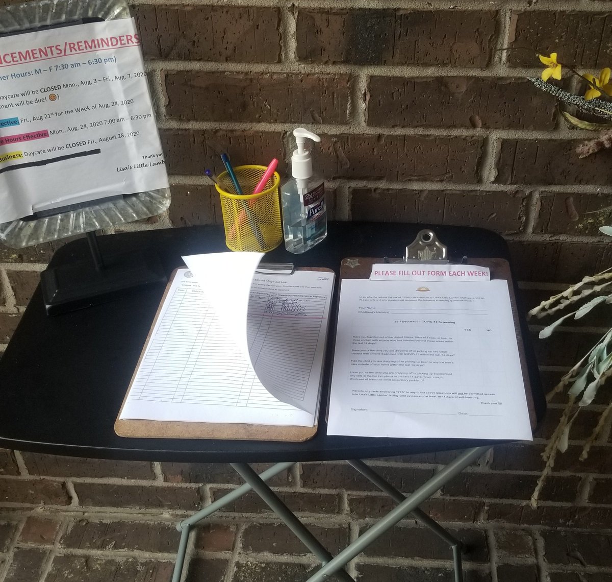LisaLittleLamb2's tweet photo. ✔Social distancing during nap time
✔Mask wearing while awake 
✔Parent Sign in/Check out Station set up outside
✔ Parents/Guests complete Self-Declaration COVID-19 Screening Form weekly
At Lisa'sLittleLambs, we're committed to maintaining a safe, clean, &amp; germ free environment https://t.co/uga8GYcjVk