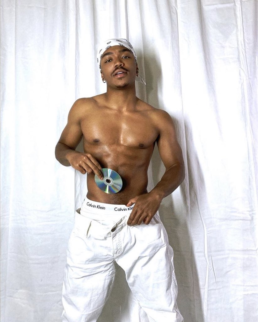 Jukebox_92's tweet image. Ready for the VOCALS #DiscOne TONIGHT!!! And this👇🏾 one is IT!! 😩😍@JoshLeviWorld