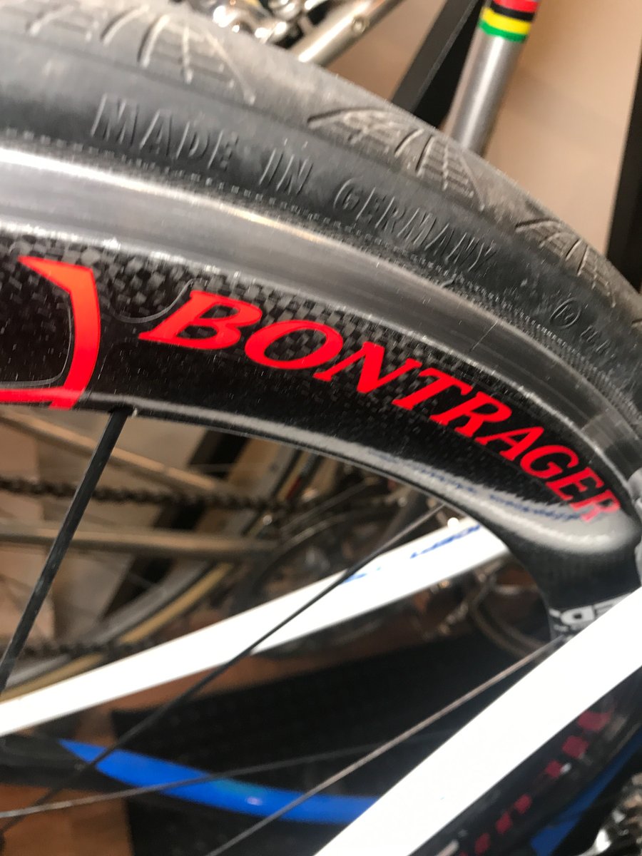 TRIMAD_'s tweet photo. Los estadounidenses Bontrager son probablemente los que mejores componentes de bici y fabrican y eso se nota en sus productos. #trimad #madrid #vidasana #deporte #deporte #triatlon #tienda #triathlon #body #fit #compras #competicion #entrenar #bicicletas #pasion #bicicleta #cicl https://t.co/Eaab5IKAaO