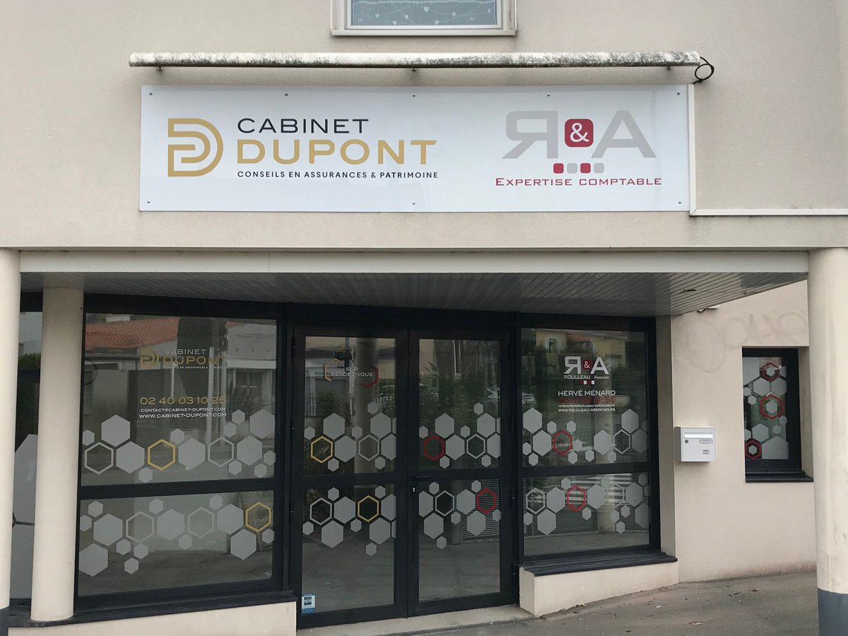 CoverServiceSW's tweet photo. [ VITRINE ET ENSEIGNE... ]

Cette semaine commence avec une vitrine et son enseigne pour le cabinet Dupont - Roulleau &amp; associé - Assurances et expertise comptable à La Roche / yon.

#Vitrine #Enseigne #Depoli #Cover #HexisGraphics #vendée #larochesuryon https://t.co/OxJzdnXlyU