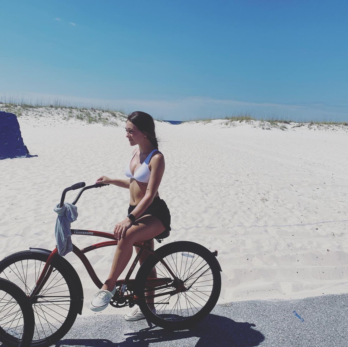 ashleyyyyyry's tweet photo. forgot to post a few of my adventures :/ https://t.co/7qIUBIjCM9