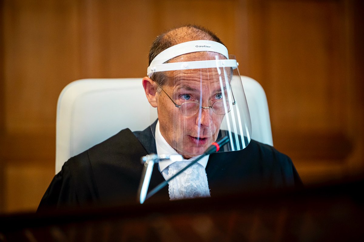 KvanOosterom's tweet photo. Justice in times of #Covid19
The International Court of Justice, in the Peace Palace in The Hague, continues to function in difficult times, with face masks and vtc modalities.
Justice cannot wait.
@CIJ_ICJ https://t.co/vkegZicrIN