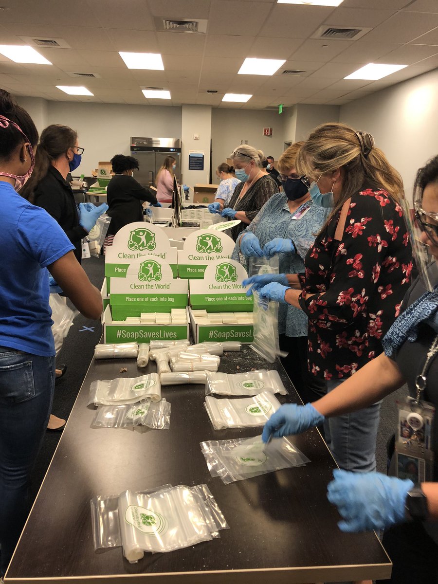 Grzeg77's tweet photo. @CleantheWorld w/ #unitedindenver putting toghether cleaning packets for those in need @weareunited #soapsaveslives @maureen14512 @KirlinBonnie @DEN_United_Biz @amclemenson https://t.co/0KwVewgXOU