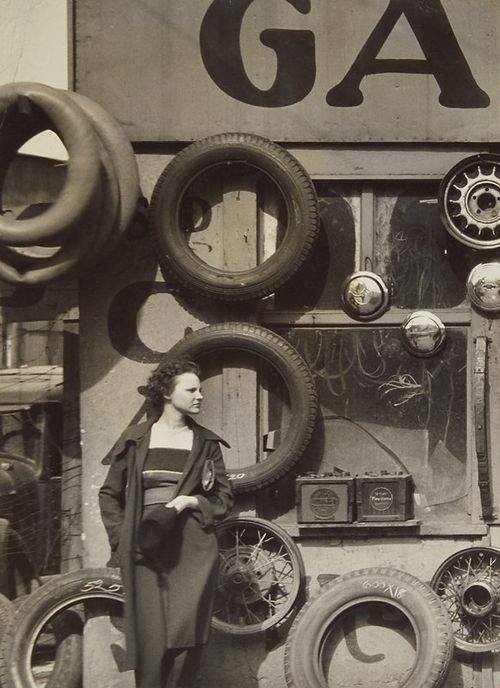 Walker Evans - Garage, Atlanta, Georgia, 1936