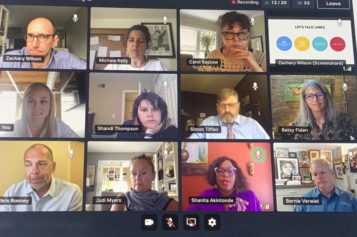 ChristyBerka's tweet photo. Talking about content strategy and how you should focus less on links and more on relevance. Use tools like MOZ to understand what your audience needs and how you can help. #BrandSmart2020 https://t.co/QXDsTzYDeg