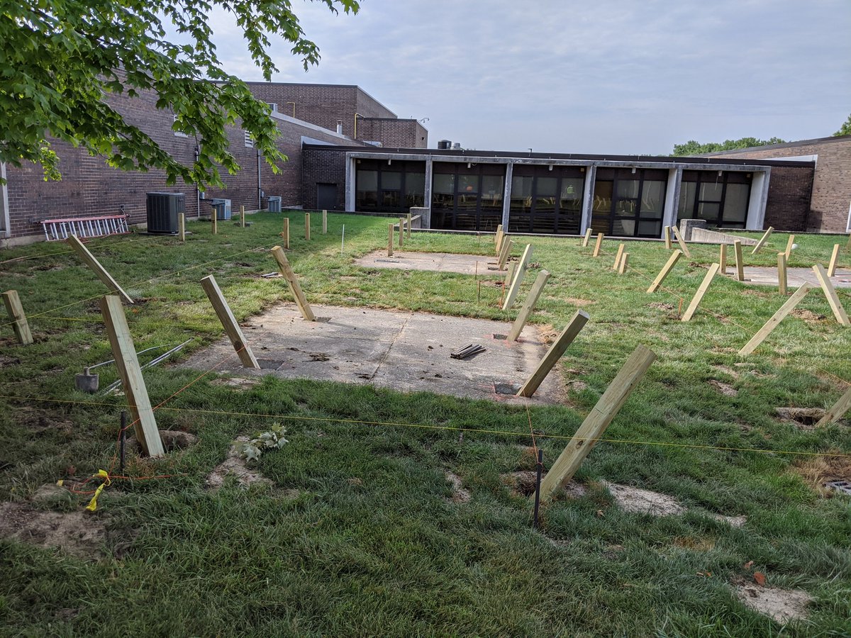 StaggSTEM's tweet image. Progress being made on our "Math in Construction" building decks/platforms! We're getting excited! #CareerReady @StaggHighSchool @CHSD230 @IllinoisACTE @actecareertech @CRCCarpenters