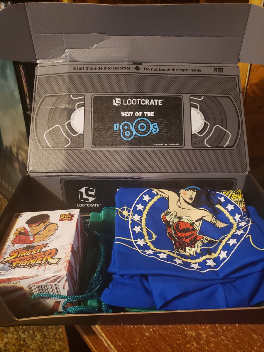 Mrshadow3232's tweet photo. #Lootcrate #Unboxing #may #theme #80s #lootpin #gremlins #streetfighter #wonderwoman #tshirt #actionvinyl #teenagemutantninjaturtles #comicbook #cinchbag #gizmo #capcom https://t.co/wWiNyDOnN4
