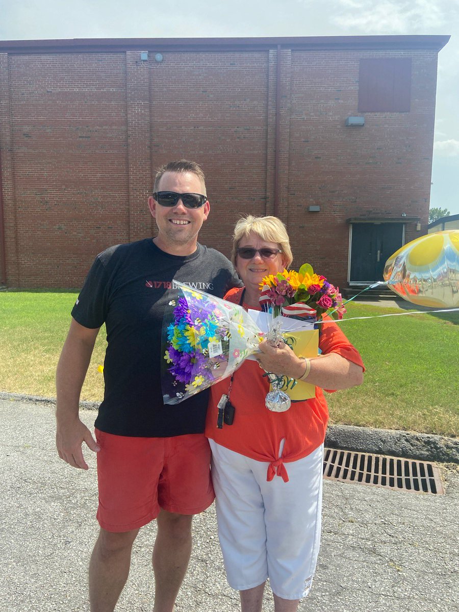 DaleColeNCPOY's tweet photo. She was born and raised as a member of the #PamPack, but she spent 35 years as a #ChocowinityIndian and a #SouthsideSeahawk in #BeaufortCountySchools as a sub, bookkeeper, and data manager. Welcome to retirement, Mom! https://t.co/bxfZYnSuxo