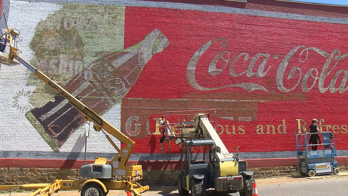 brains9's tweet image. Contra discursos de ódio, gigantes como Coca-Cola e Starbucks suspendem publicidade nas redes sociais - no.b9.com.br/31yaa2t