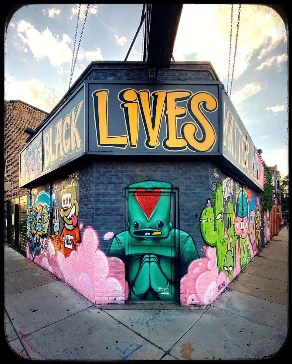 threadless's tweet photo. "The children of tomorrow don't deserve the hate of today." New @joeyd_76 mural at @moonlighterchi 💪 https://t.co/h3zX5BS29y