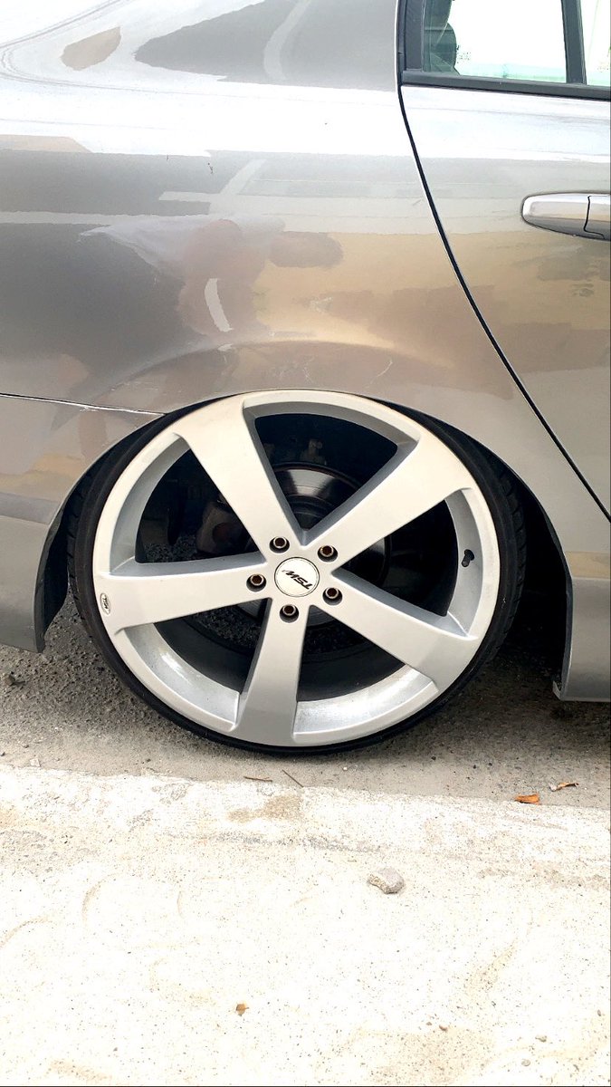 janui_vargas's tweet photo. Agora meu brinquedinho está na altura que eu gosto 🙅🏻♂️
#fixa #aro20 🚀 https://t.co/M6zj7G2lhL