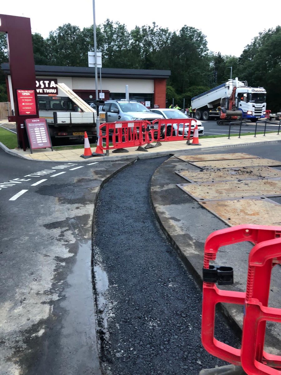 ltd_surfacing's tweet photo. Reinstatement works in Newcastle tonight for costa coffee installing new electric car charging points, the start of a new contract for the Harris team well done to everyone involved 👏👏🤞🏻 https://t.co/eYeKTQMqjb