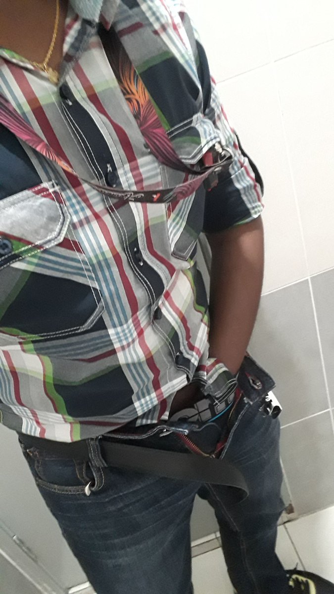 Blacklion851's tweet photo. Office leye mood aachu https://t.co/MlV65FQtOD