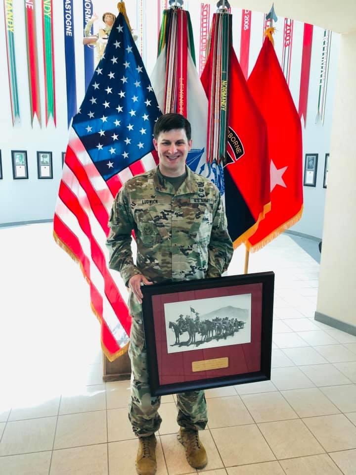 RealRedKnight6's tweet photo. A Red Knight making history! Congrats to Red Knight’s own CW3 Ludwick and family. Mr. Ludwick was presented with the Gruber award this week - the first ever Chief Warrant Officer to receive the award! Awesome!!! 
@OfficialFtSill, @FORSCOM, @TheRakkasans, @101stAASLTDIV
RAKKASAN! https://t.co/EyS8zGBNsx