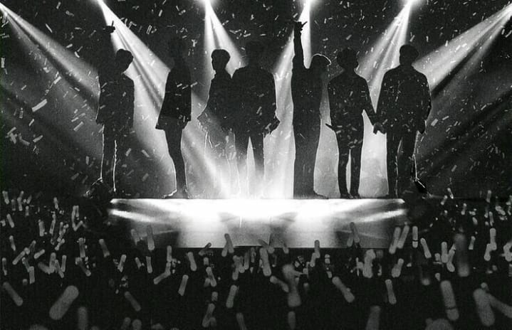 OMGnani__2's tweet photo. @LaurentYacinta @soompi @BigHitEnt @BTS_twt That is iKON....
See the Konbats? https://t.co/XD9n5VUr8U