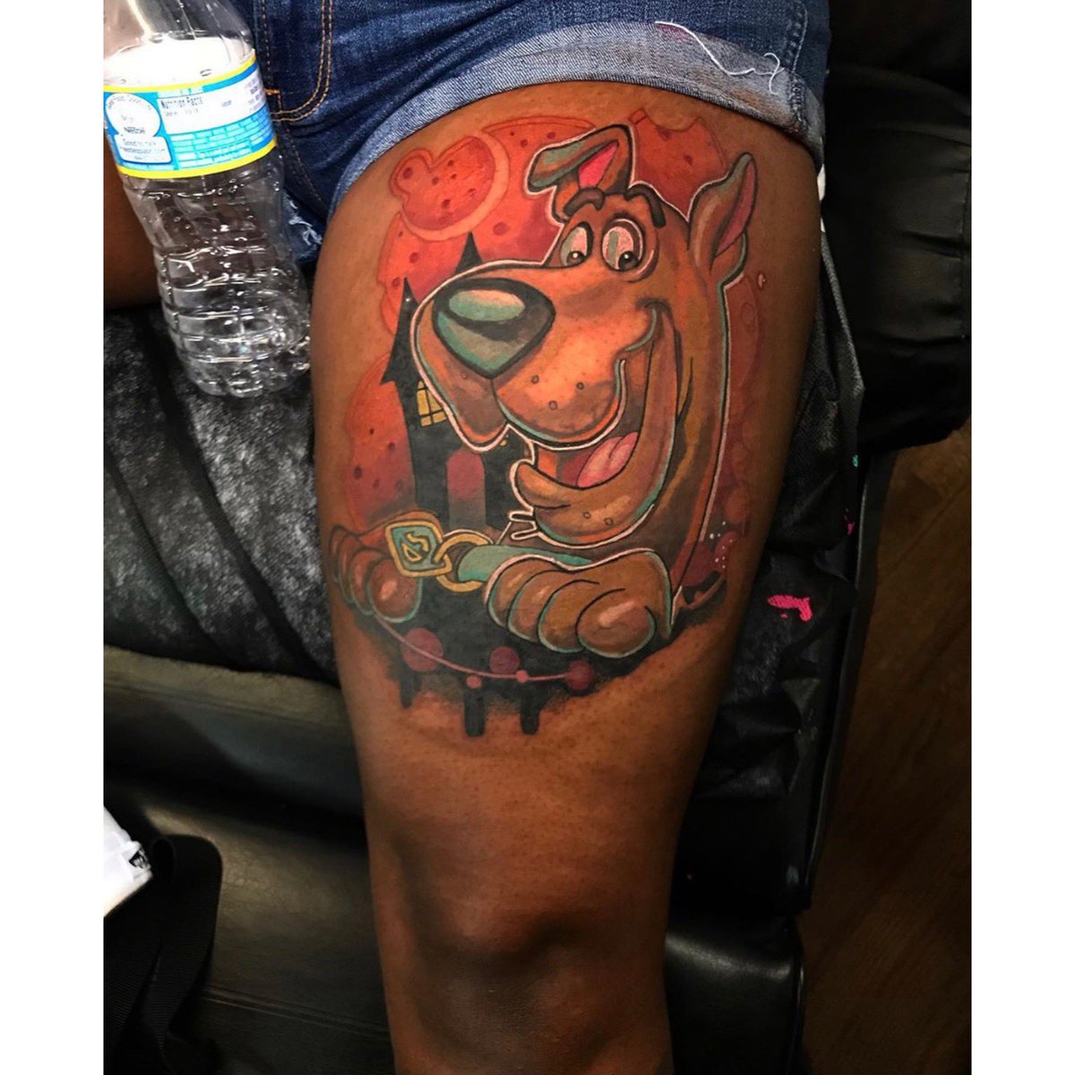 #scoobydoo #coverup #ink #tattedup #tattoos #mysteryincorporated #cartoonnetwork @cartoonnetwork #melanin #bodyart #blacktattooartist #SCtattooartist #inklife #blackgirlmagic #darkskinbodyart #colortattoos