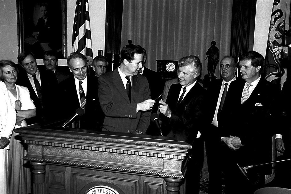 NewJerseyDEP's tweet photo. DEP Snapshot 📸: It’s 1987, New Jersey Is First State to Mandate Comprehensive Recycling
📲 Read full post here: https://t.co/czcdbwatwk
#DEP50 https://t.co/IObSauu99o