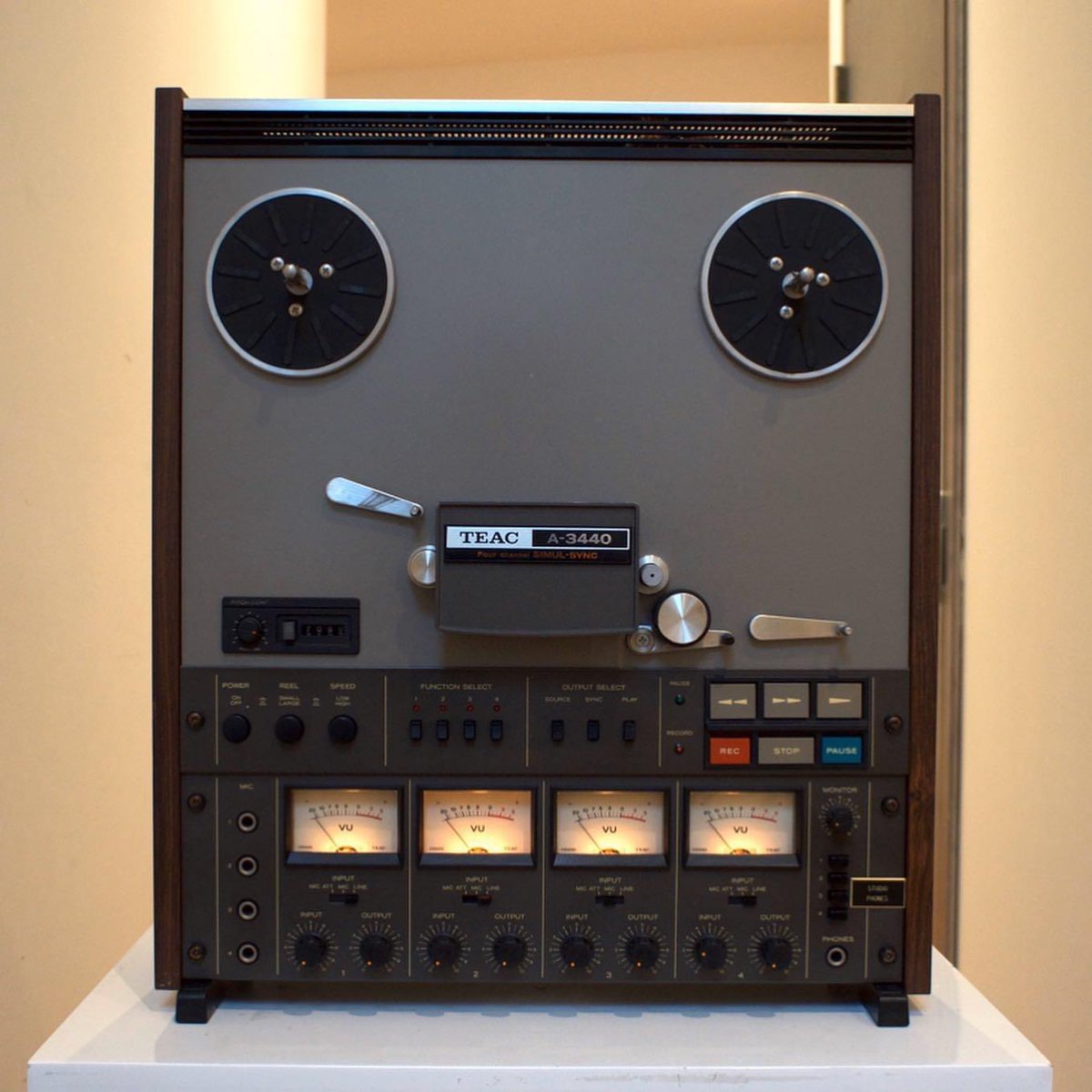 shadyrestchi's tweet photo. Teac A-3440 4 track goodness, Semi-pro R2R. Lubed the moving parts, demagnetized the heads, cleaned up the pinch rollers and sprayed out the pots. Plays strong and the belt still looks good. DM for price #teac #teaca3440 #teac3440 #audiophile #hifi #prorecording https://t.co/7EYrn0CqFk