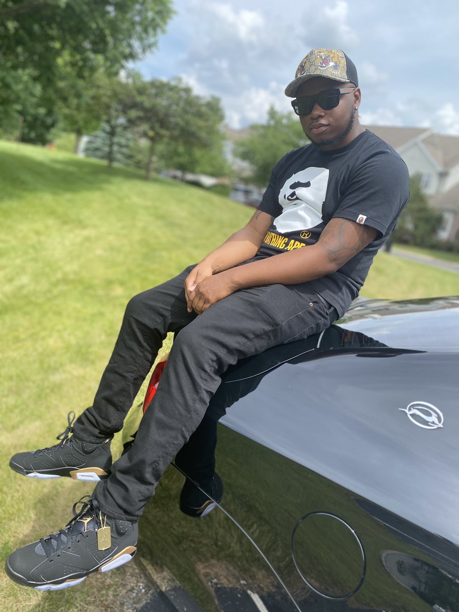 Streetz_Calling's tweet photo. Damn it feel good to be a hustla 😎 #happybirthdaytome 🎉 https://t.co/BXkkfRhp5x
