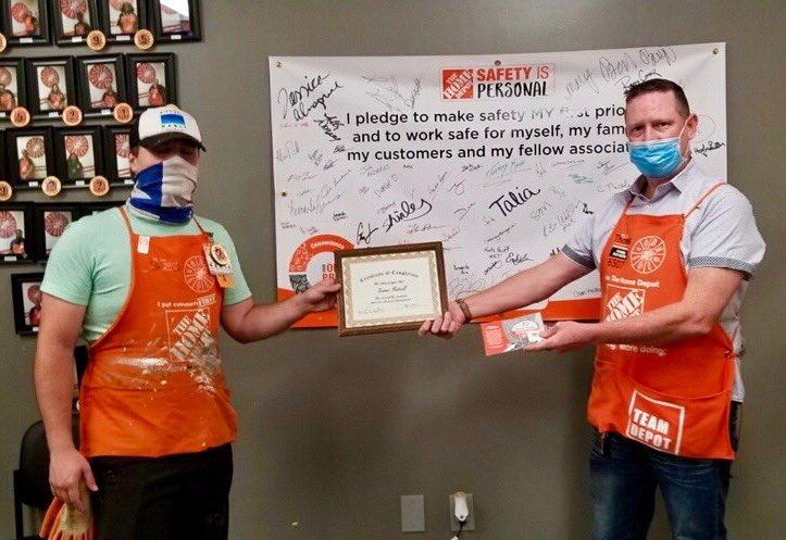 ThomasMageeTHD's tweet photo. This Man here is so Orange blooded &amp; has so much potential. Congratulations Zane on completion of associate advanced development course. He gets it. #bringalong @KadeKasner @idrissi_mary @CourtneyMKorkow @HD6507 @voa6507 @KenS_THD6507 @nikkijackson120 @HD6507_SASM @Guertygirl https://t.co/j3hZt44J4z