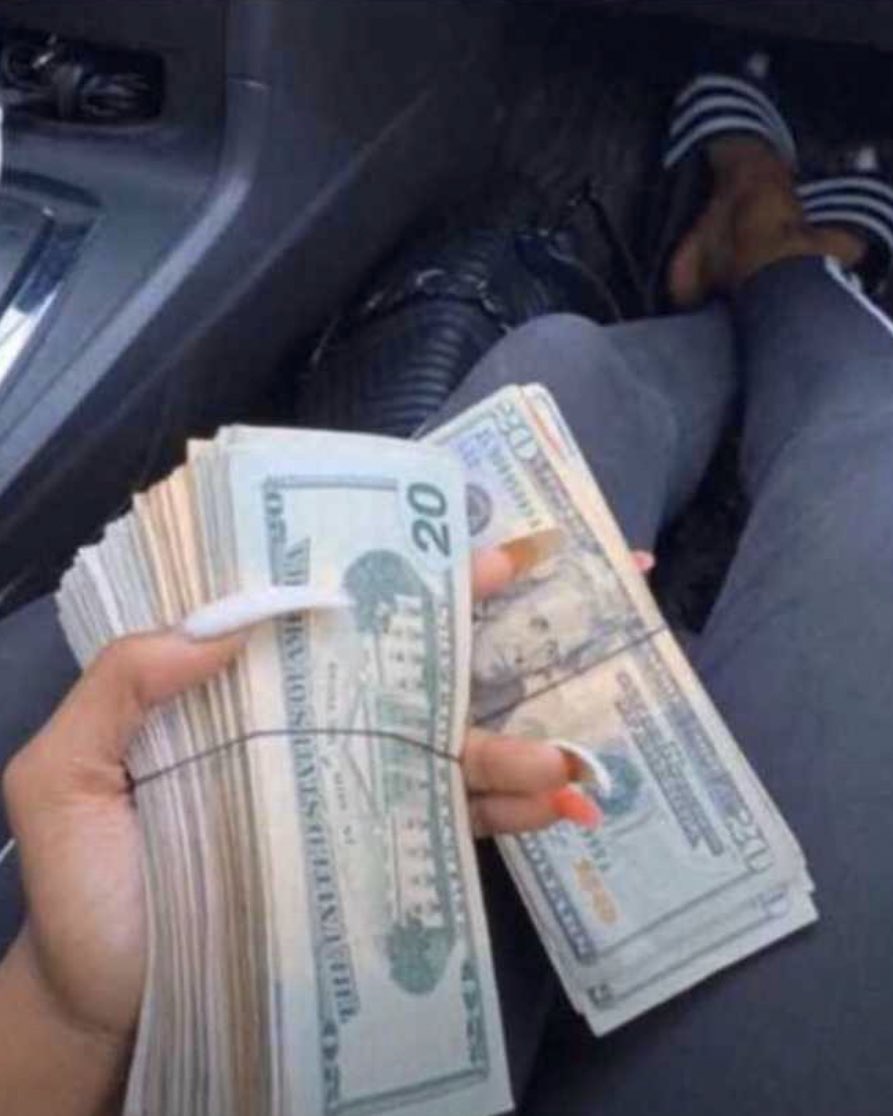 kemi__hc's tweet photo. Me : Bae , I have a business idea ...
Him : How much Capital U need Love ? https://t.co/9LKIxVbuyF