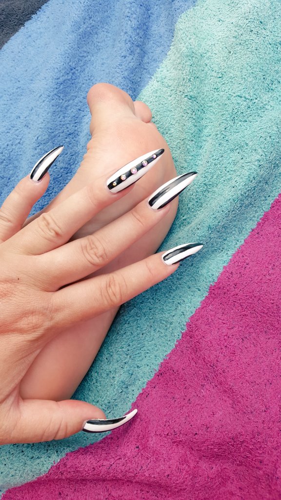 Vanessa_Knox_'s tweet photo. #foot #footlovers #footfetish #footerotic #footporn #footsession #longnails #nailsfetish #badnails #nailsporn #nailslovers #nailssession #nailserotic #nails
#like #share #commentme #followme #RETWEEET
https://t.co/z86nY93tKv https://t.co/Q9rhhyLALB