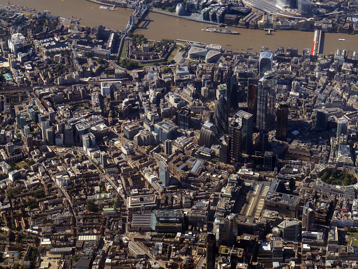 Roger_Nock's tweet image. The @TowerOfLondon in view from my office window.  The first home of @OrdnanceSurvey  229 years ago. It&apos;s surroundings have changed a fair bit since then #WeAreOS