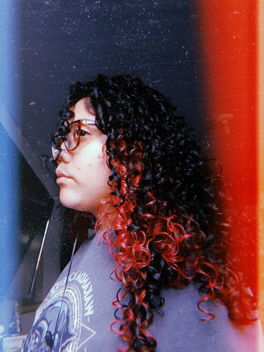 mundodelaa's tweet photo. Com o durinho do creme / Sem o durinho
#sedaboom #cachos #curls https://t.co/ykxbXIjsvu