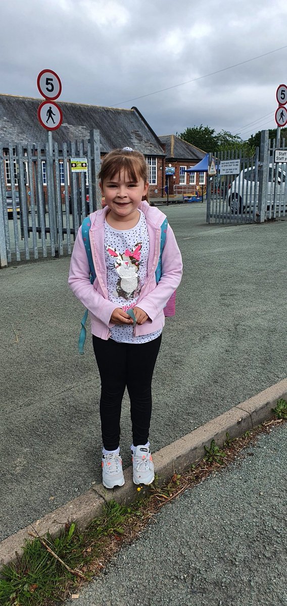 MelHall89's tweet photo. @YsgolAcrefair Alice had a fantastic first day back, she thoroughly enjoyed the day and  felt safe/secure.  Thank you! 💓 https://t.co/8gWsSNQMbv