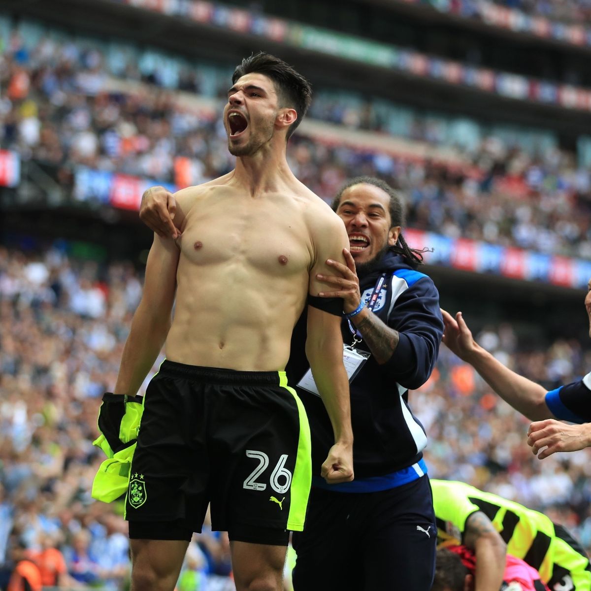 barmyarmyuk's tweet photo. We need this spirit back and fast!

"It doesn’t matter how strong or capable you are; if you don’t have a big heart, you will not succeed."

"Being a giant isn't about the size of your body. Its about the size of your heart and your ambition."

#htafc https://t.co/doSgg28qBA
