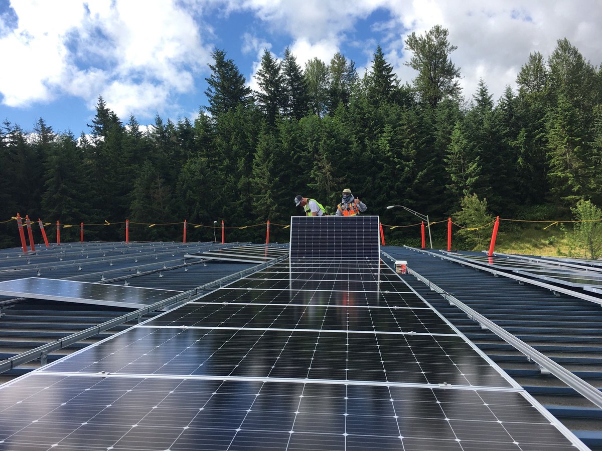 WesternSolarInc's tweet photo. Solar + a transfer station = a fantastic partnership. Enumclaw will soon show off this glorious 134 kW system! ♻️☀️ https://t.co/E4Msc0VGyy