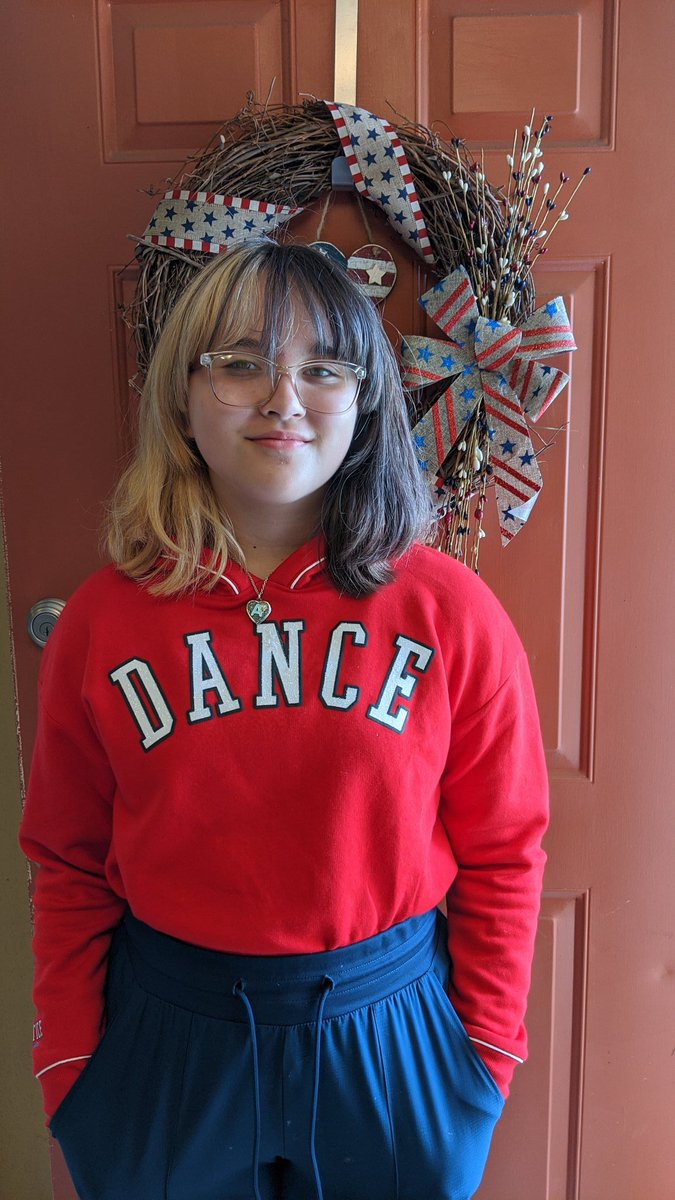 AliLilly73's tweet photo. Gotta shout out a huge THANK YOU to Alice's bestie Lilli and my bestie Chrissy for Alice's birthday presents!!! The Dance sweatshirt is PERFECT as it's her KMS colors and how adorable and sweet are those locket's??!!! 😍😍😍😍 #AliceMarie #kmscougarpride #kmscharmsdanceteam https://t.co/HyM6b3KORc