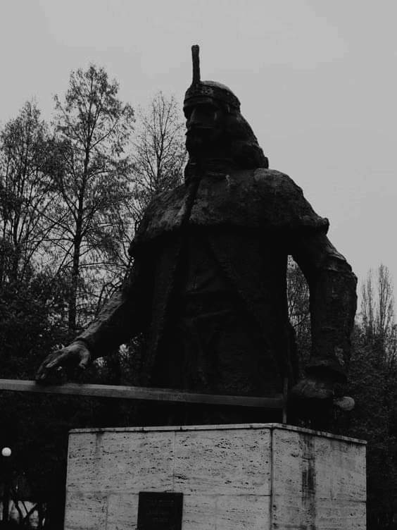 zeinab1803's tweet photo. #Romania (Transylvania).
The dark land of #Draculla. https://t.co/7PppAwnOWT